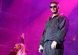 Omar Montes, durante un momento de su concierto en la Plaza Mayor.