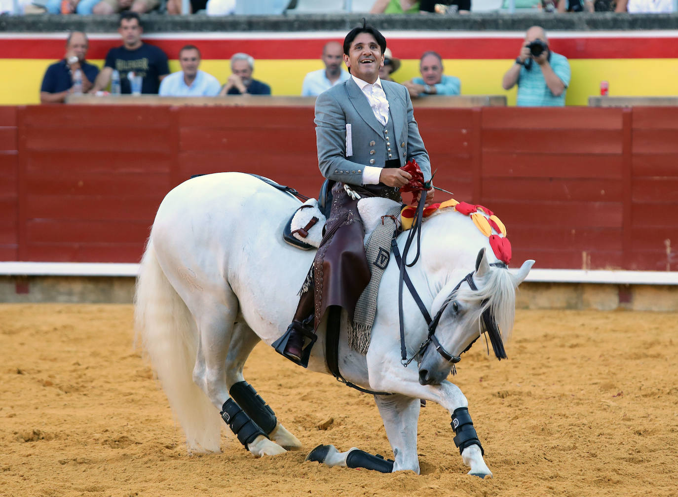 Triunfo del rejoneo en San Antolín