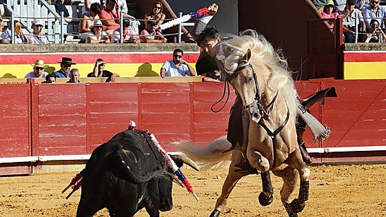 Diego Ventura, triunfal y apoteósico, corta cuatro orejas y un rabo