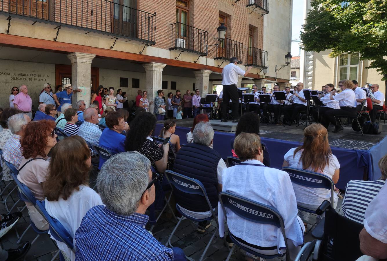 Concierto extraordinario de la Banda de Música en la plaza de San Francisco