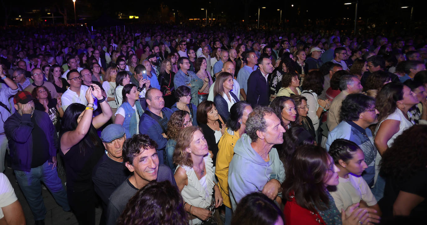 Así ha sido el concierto de Coque Malla en San Antolín