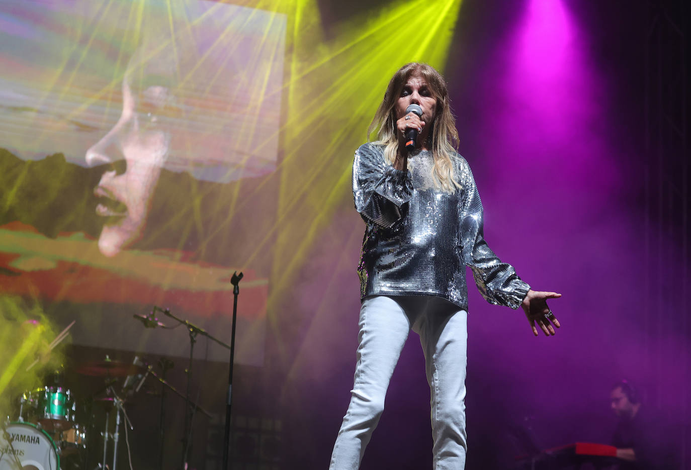 Dos horas de retraso en el concierto de Jeanette