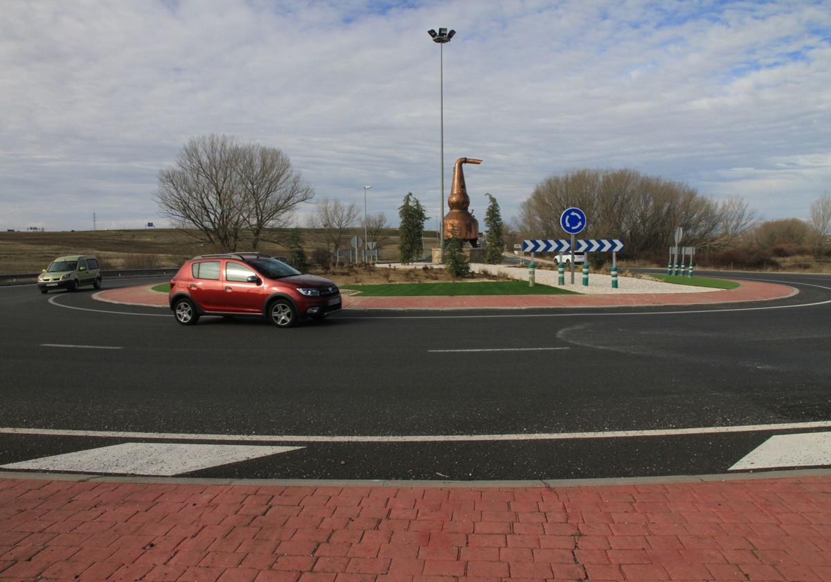 Rotonda de acceso a Carrascalejo.