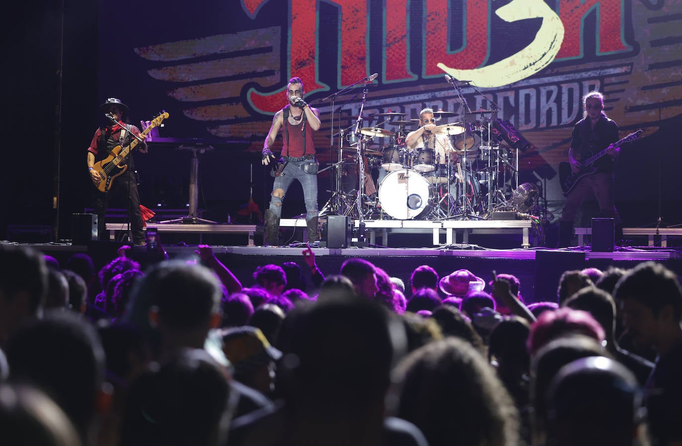 Las imágenes del concierto de Hijos del Tercer Acorde, teloneros de Mägo de Oz