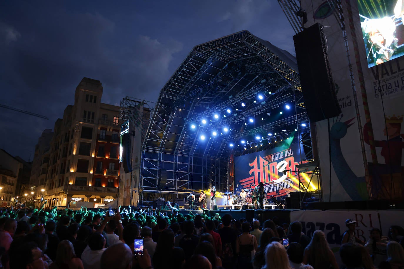 Las imágenes del concierto de Hijos del Tercer Acorde, teloneros de Mägo de Oz