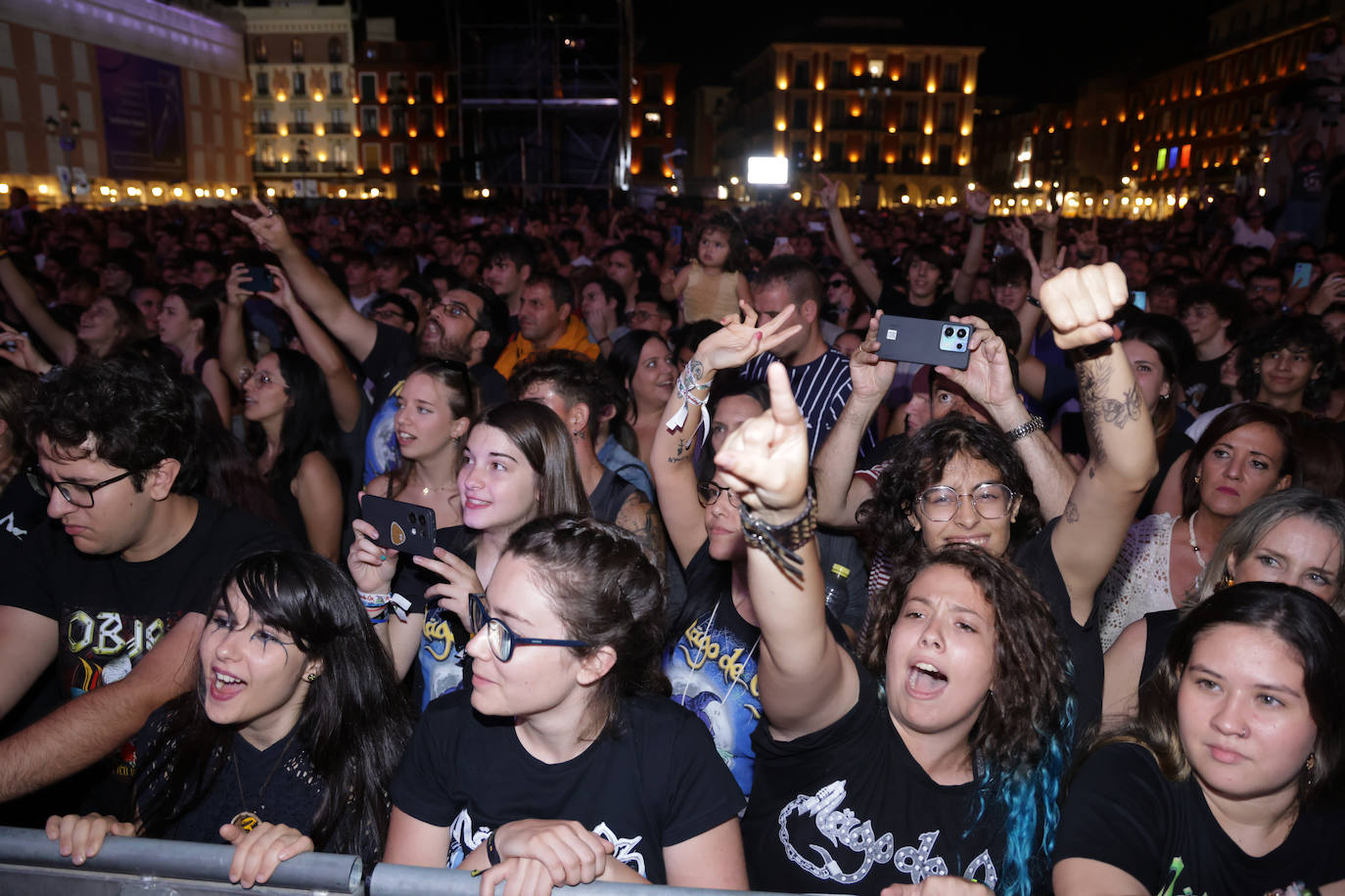 Las imágenes del concierto de Mägo de Oz en la Plaza Mayor