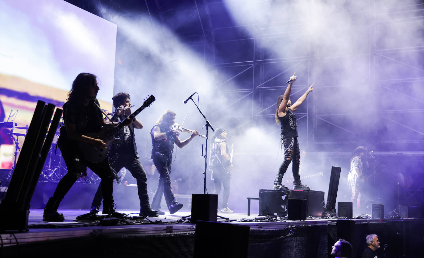 Las imágenes del concierto de Mägo de Oz en la Plaza Mayor