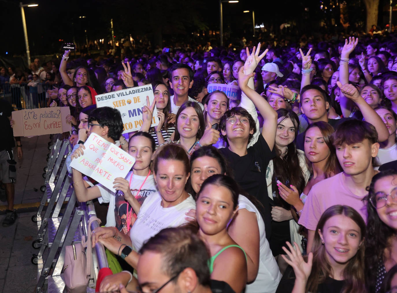 Abraham Mateo desata la locura en Palencia