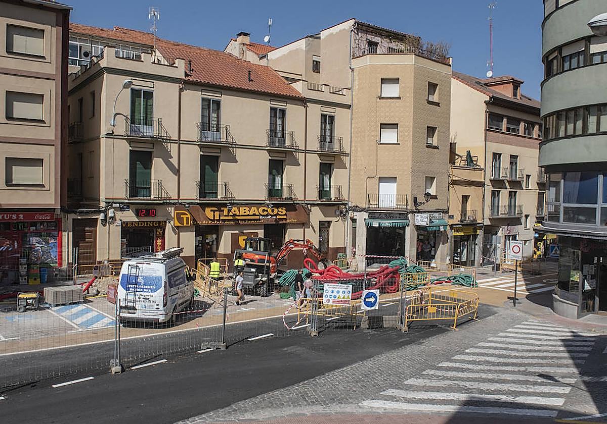 Trabajos en la plaza de la Universidad.