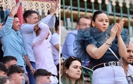 Varios jóvenes aplauden en la Plaza de Toros de Valladolid.