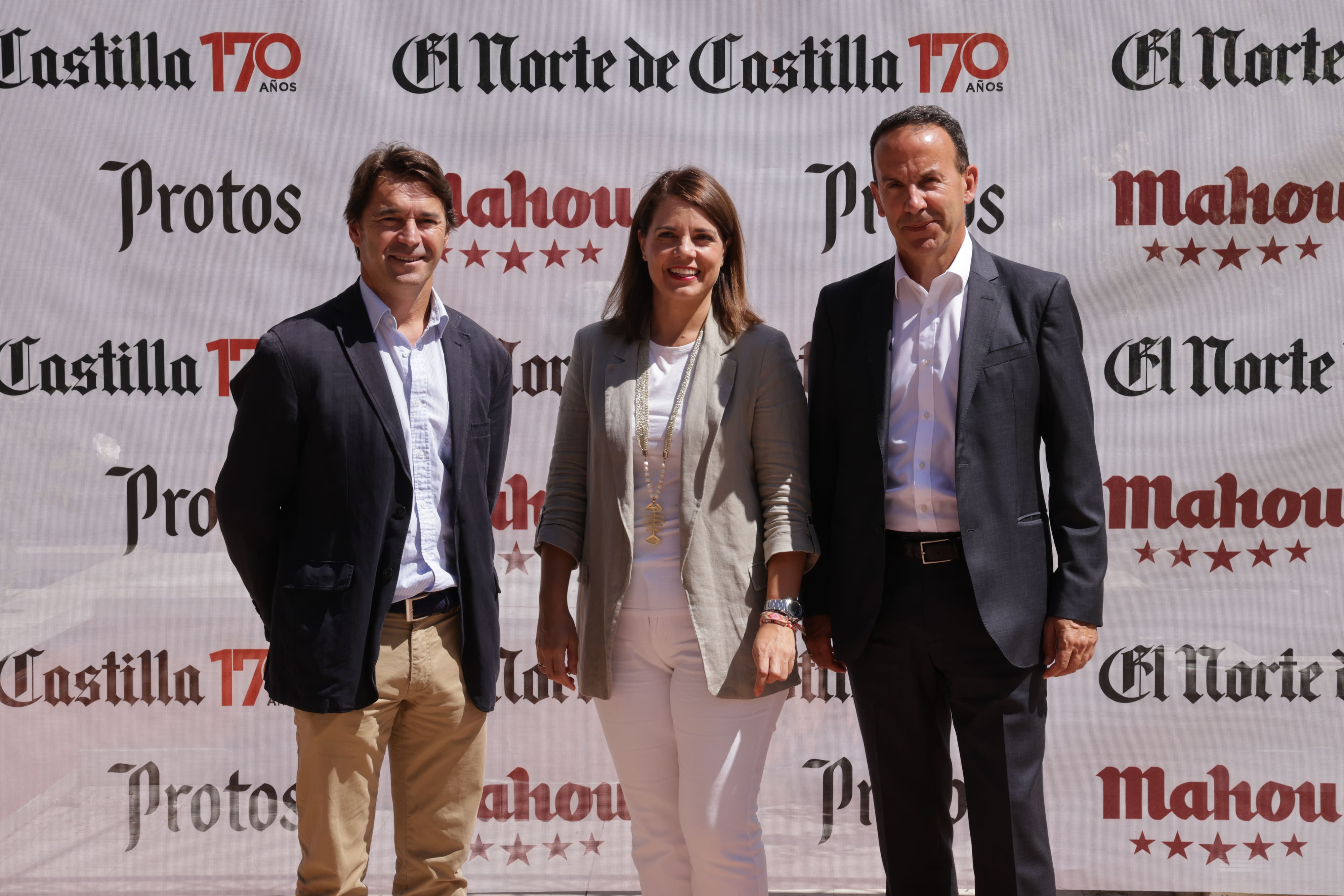 Santiago Toca, Laura Larraga y Miguel Ángel Aguarón.