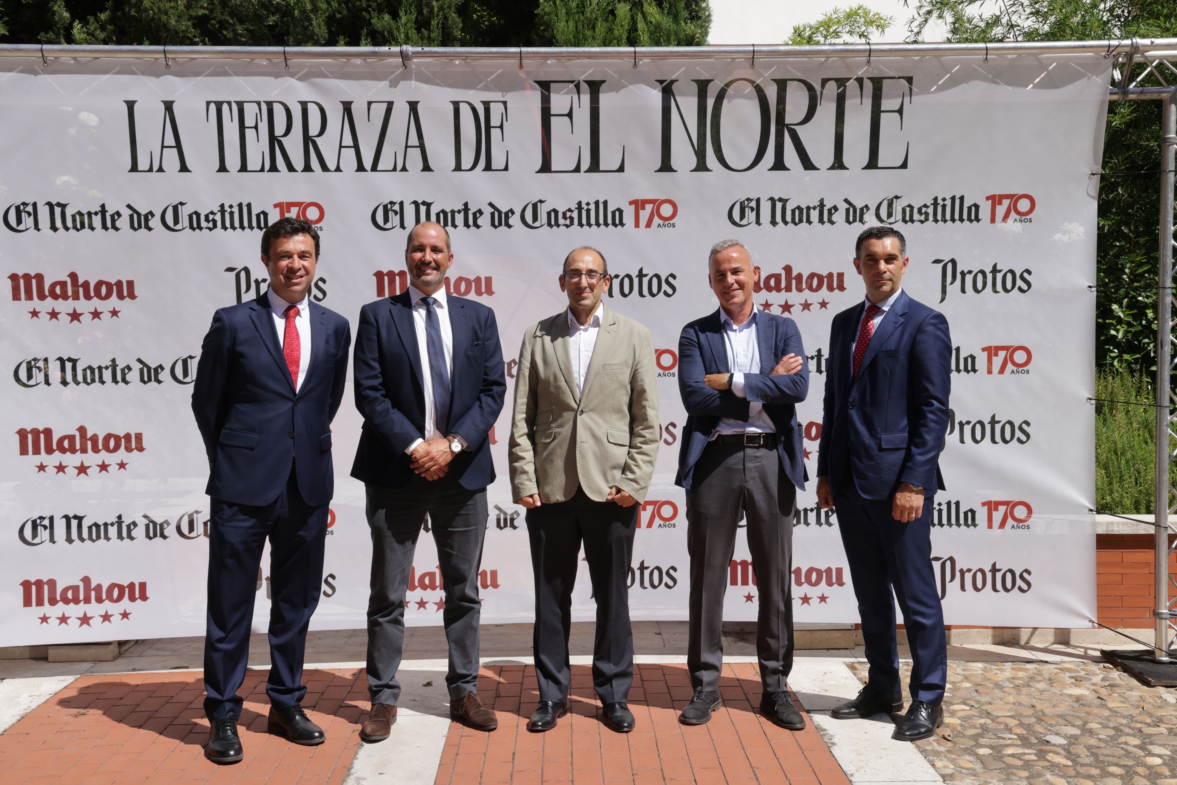 Rubén García, Jesús Martín, Javier Martín Clavo, Óscar Beloso y Santiago Álvarez (Banco Santander).