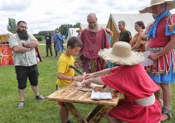 Recreación de un campamento romano en La Olmeda este verano.