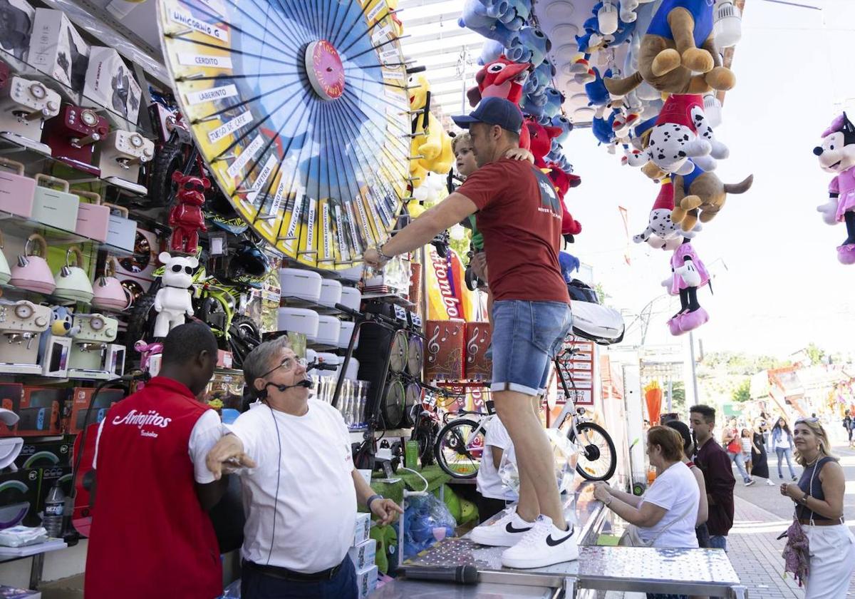 Los feriantes valoran «muy positivamente» la afluencia de personas durante el inicio de fiestas