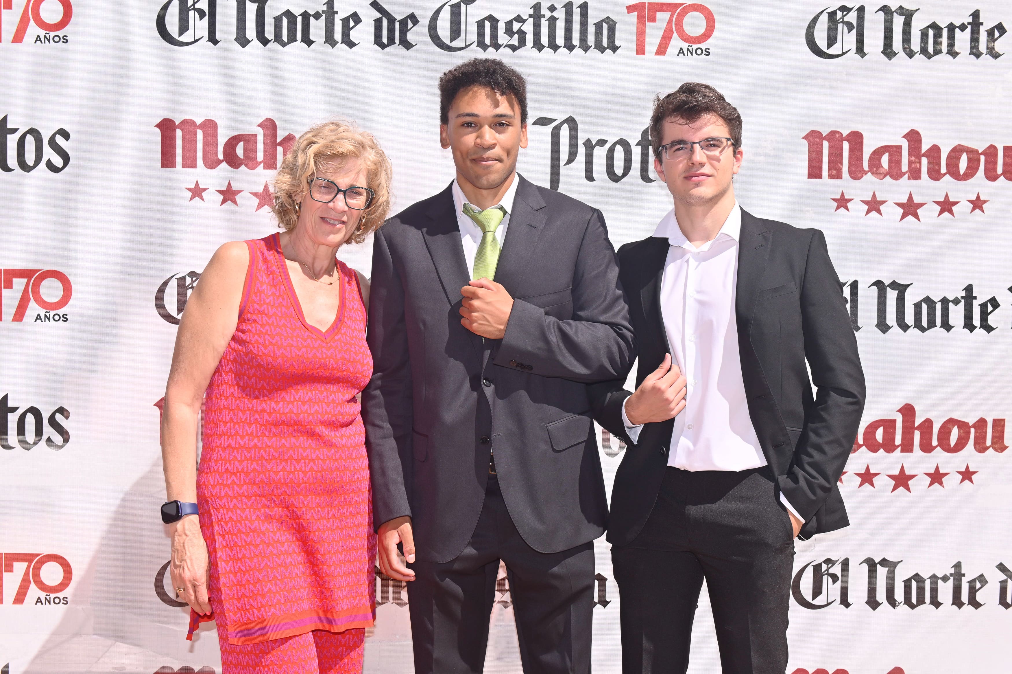 Isabel Galán (secretaria del Consejo de Enfermería de Castilla y León), Guillermo Nimubona y Guillermo Gómez (Praxalia).