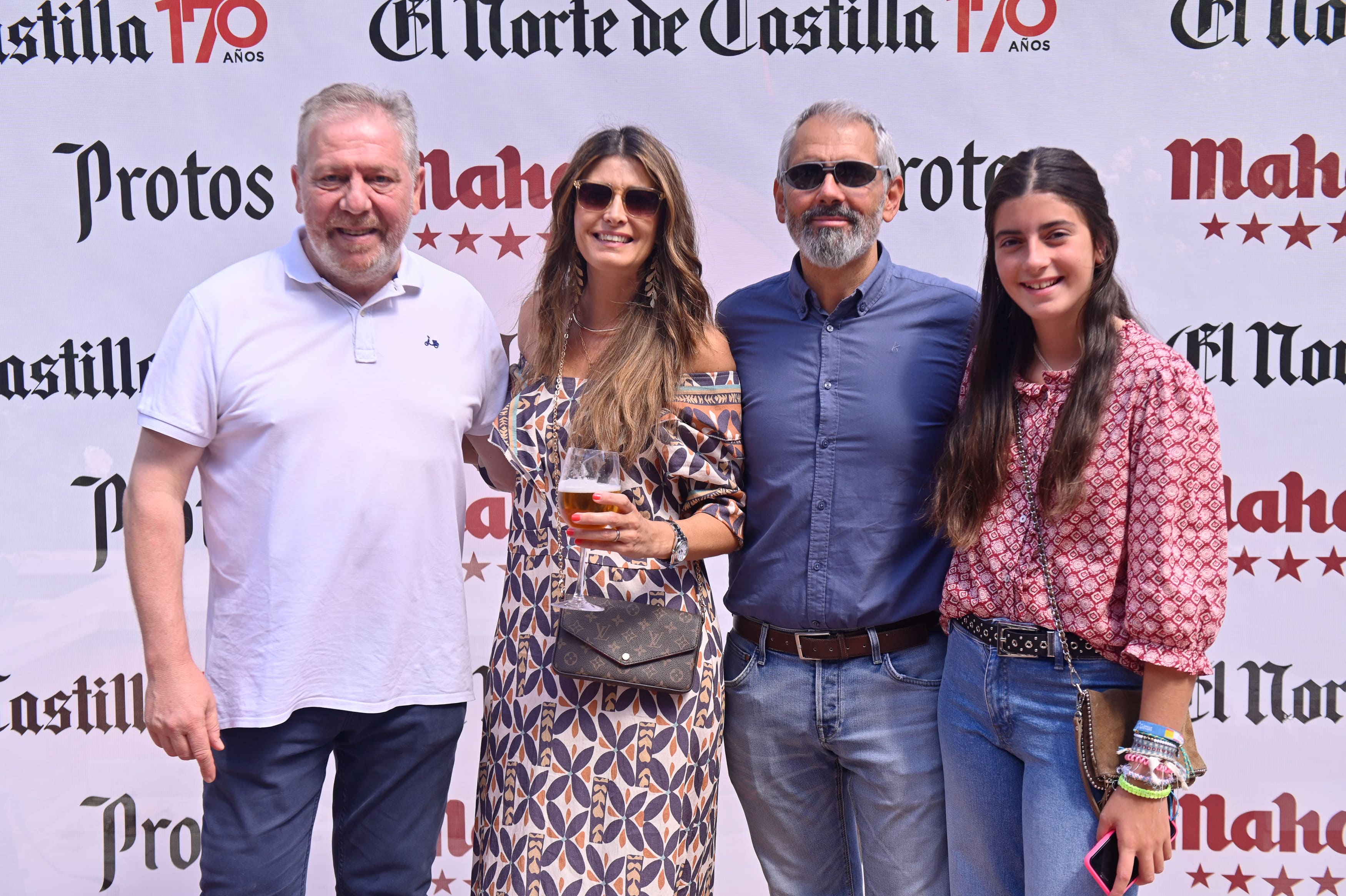 Kichi Cadenas (restaurador de la Real Sociedad Hípica), Carolina Peral (vicepresidenta de la Real Sociedad Hípica), Diego de Arcenegui (abogado del Estado) y Valeria de Arcenegui.