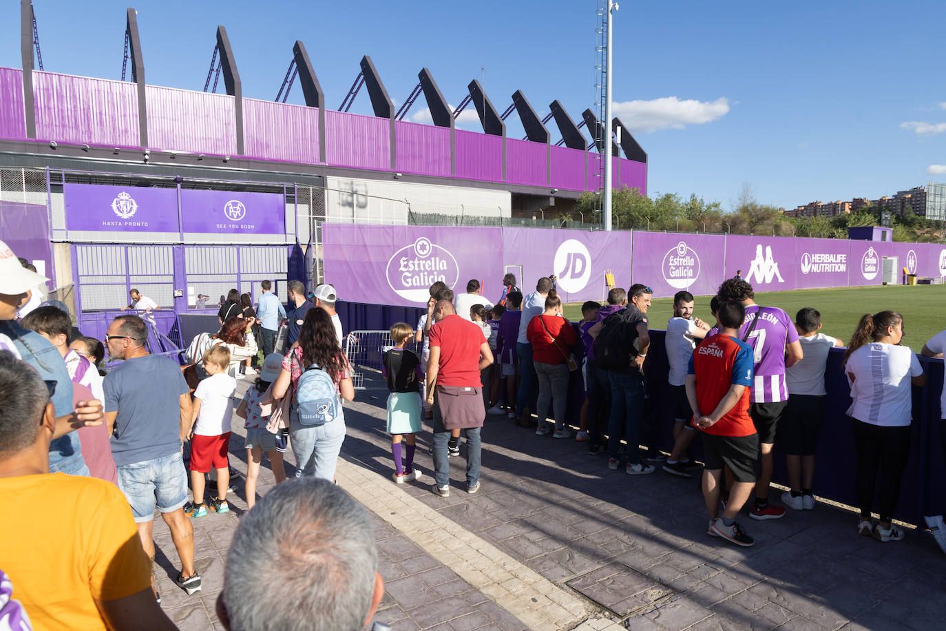 Las imágenes del entrenamiento del Real Valladolid a puerta abierta