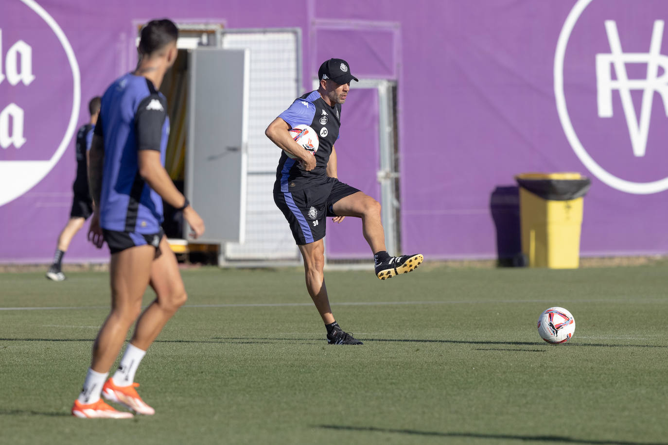 Las imágenes del entrenamiento del Real Valladolid a puerta abierta