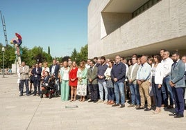 Minuto de silencio en las Cortes de Castilla y León por la mujer asesinada en Venta de Baños.