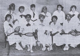 Mujeres que inauguraron los campeonatos femeninos de frontón en enero de 1917.