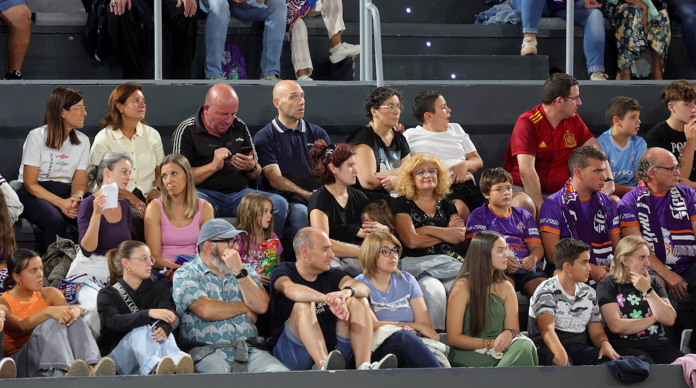 Búscate en las gradas del Pabellón en el Palencia Baloncesto-Petro de Luanda