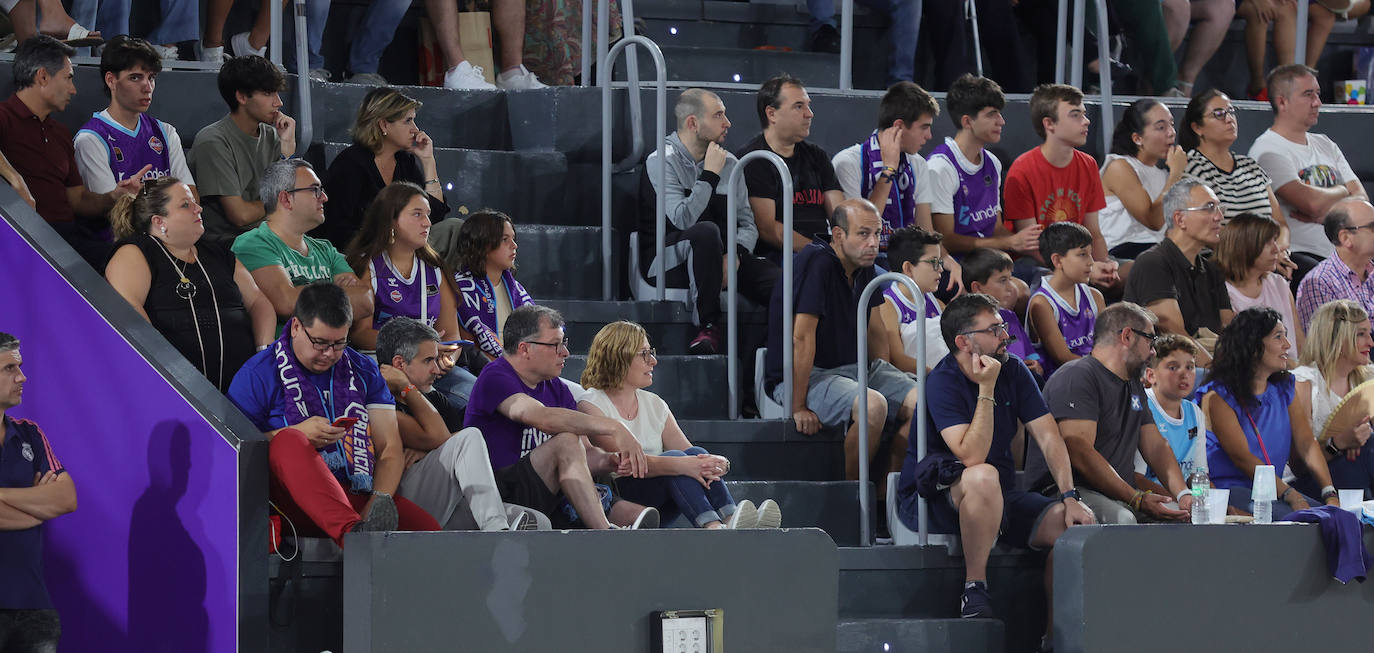 Búscate en las gradas del Pabellón en el Palencia Baloncesto-Petro de Luanda