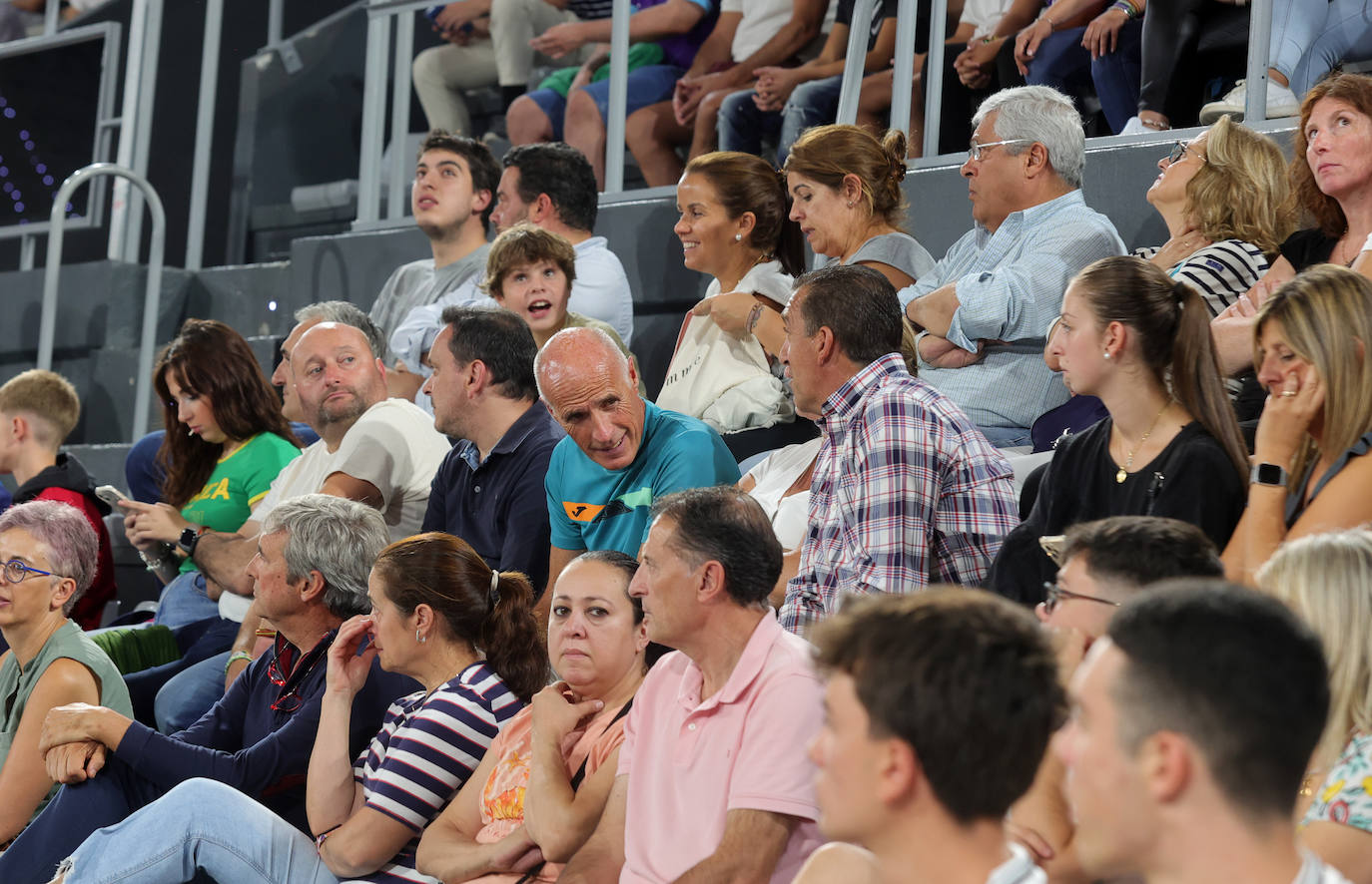 Búscate en las gradas del Pabellón en el Palencia Baloncesto-Petro de Luanda