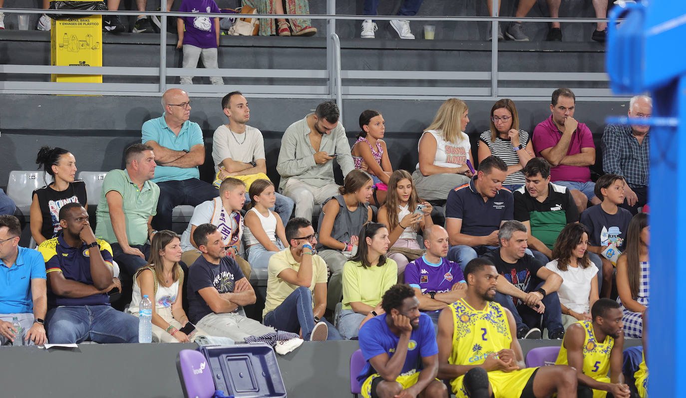 Búscate en las gradas del Pabellón en el Palencia Baloncesto-Petro de Luanda