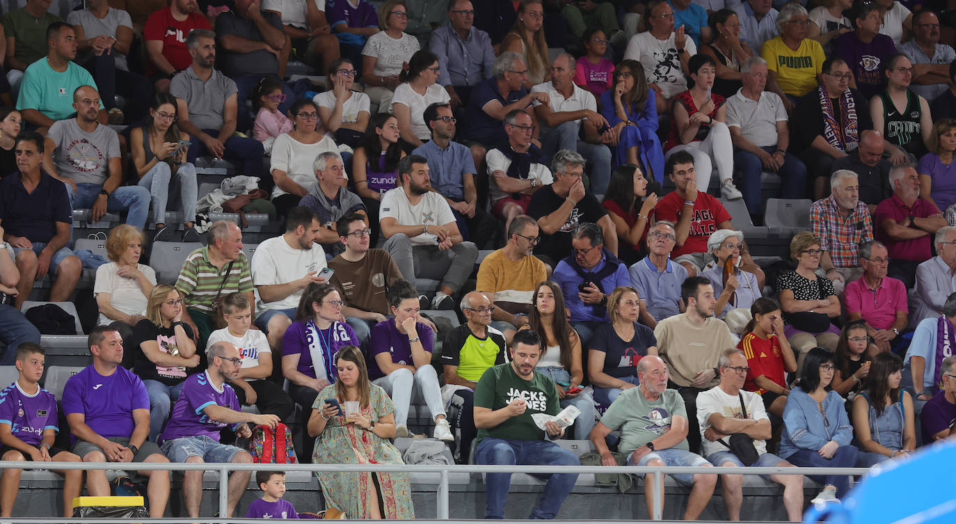 Búscate en las gradas del Pabellón en el Palencia Baloncesto-Petro de Luanda