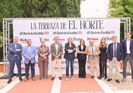 Ángel Ortiz (director de El Norte de Castilla, José Luis Sanz (consejero de Movilidad y Transformación digital), Leticia García (consejera de Industria, Comercio y Empleo), Iñaki Arechabaleta (presidente de El Norte de Castilla), María Isabel Blanco (vicepresidenta de la Junta y consejera de Familia e Igualdad de oportunidades), Rocío Lucas (consejera de Educación), Gonzalo Santonja (consejero de Cultura, Turismo y Deportes), Mar Sancho (viceconsejera de Acción Cultural), Francisco Vázquez (vicepresidente de las Cortes de Castilla y León) y Goyo Ezama (director general de El Norte de Castilla)