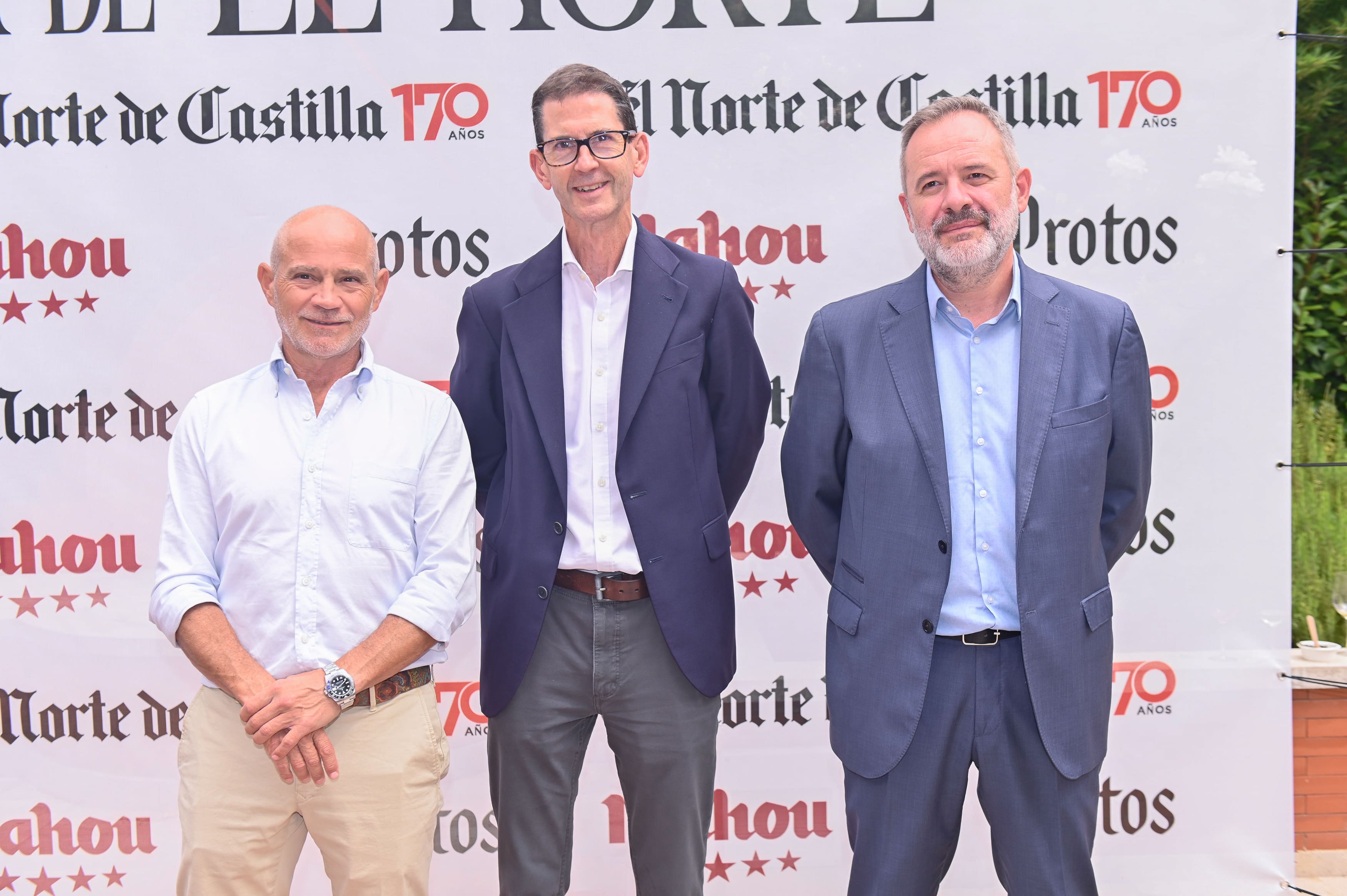 Víctor Caramanzana (presidente de la Cámara de Comercio de Valladolid), Goyo Ezama (director general de El Norte de Castilla) y Ángel Ortiz (director de El Norte de Castilla).