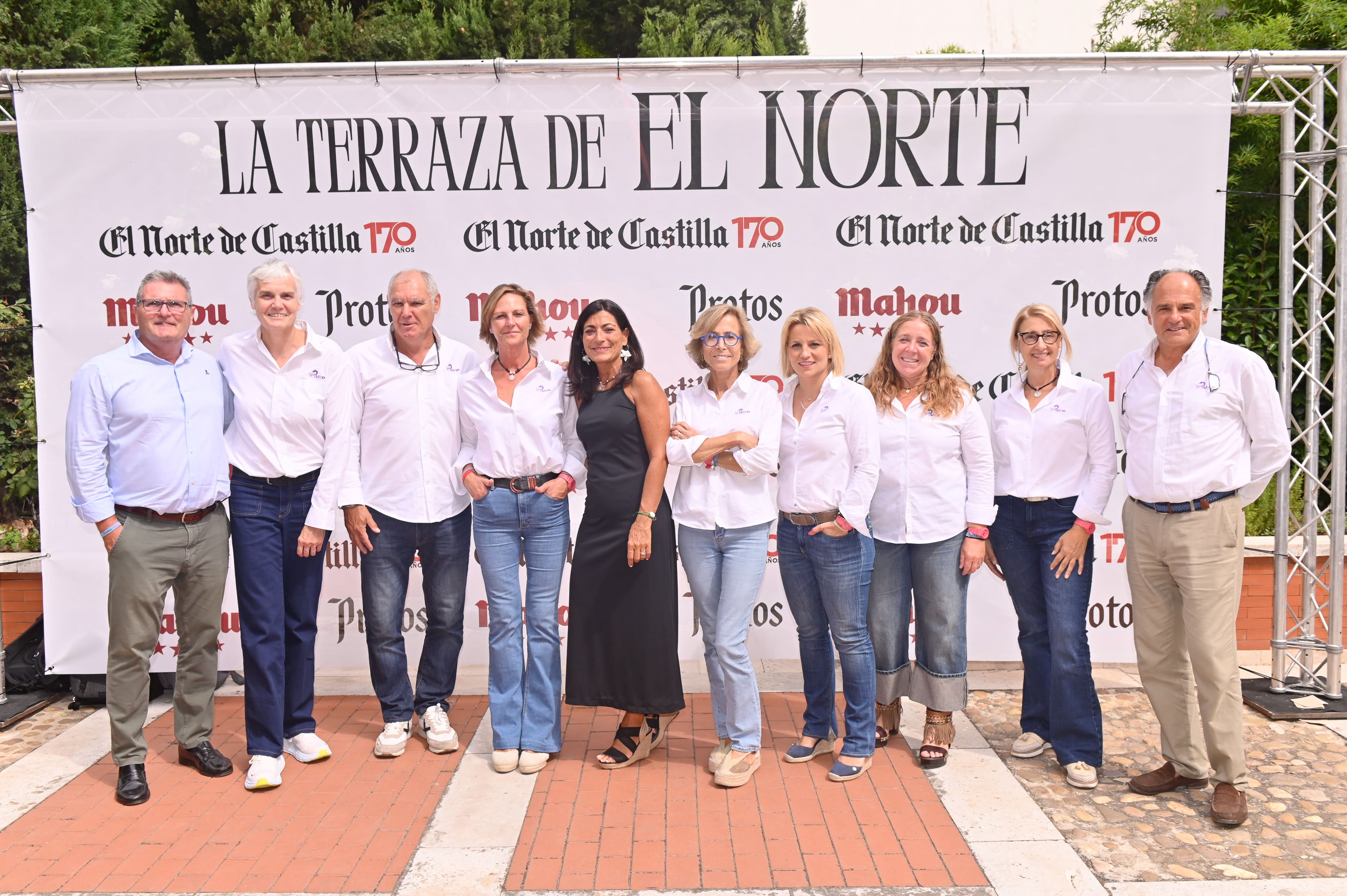 Vallkirias: Jorge Calleja, Henar Alonso-Pimentel, Narciso Suárez, Ana Pastor, Paula Gutiérrez-Corces, Nachi García, Saray Maestro, Mónica González, Elena Mozo y José Luis Bentabol.