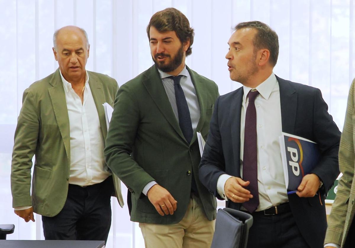 Vox anticipa una posición dura ante el PP con la inmigración como frente