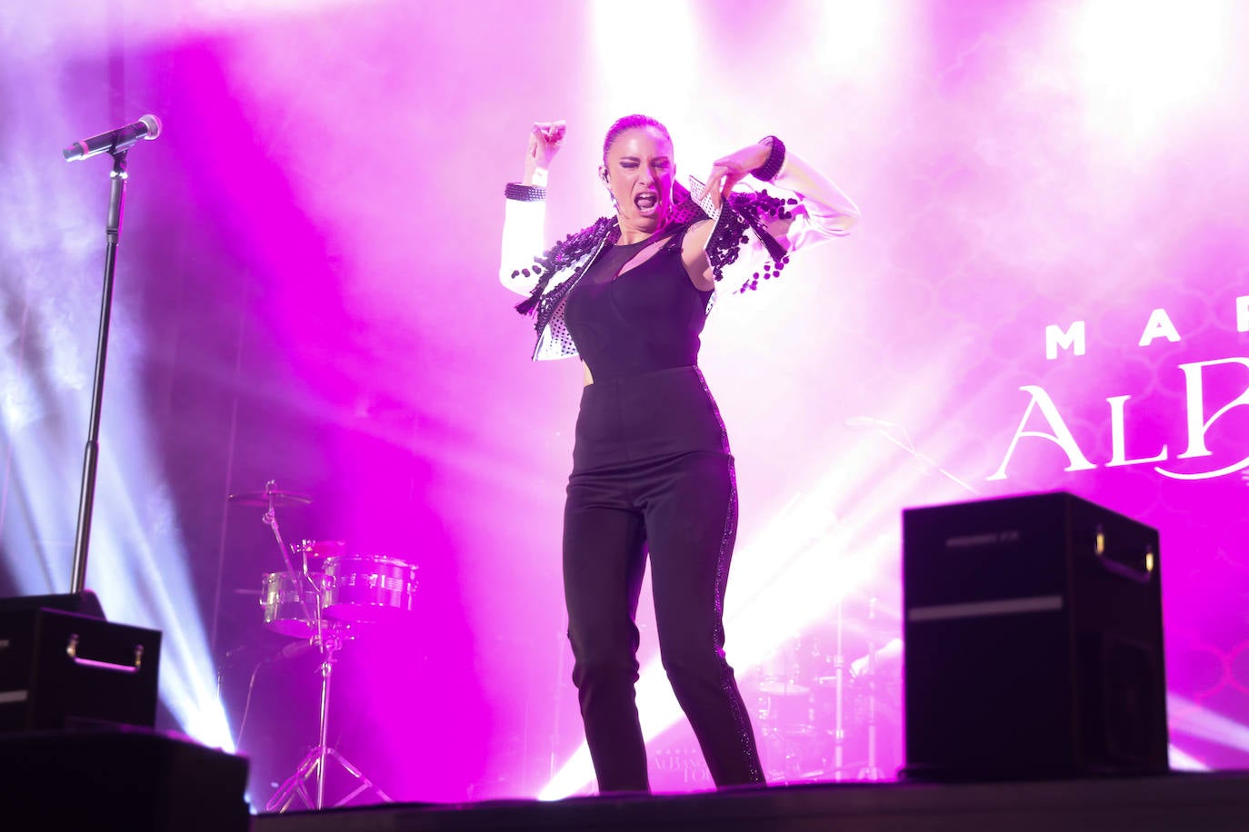 El concierto de María Peláe en la PLaza Mayor, en imágenes