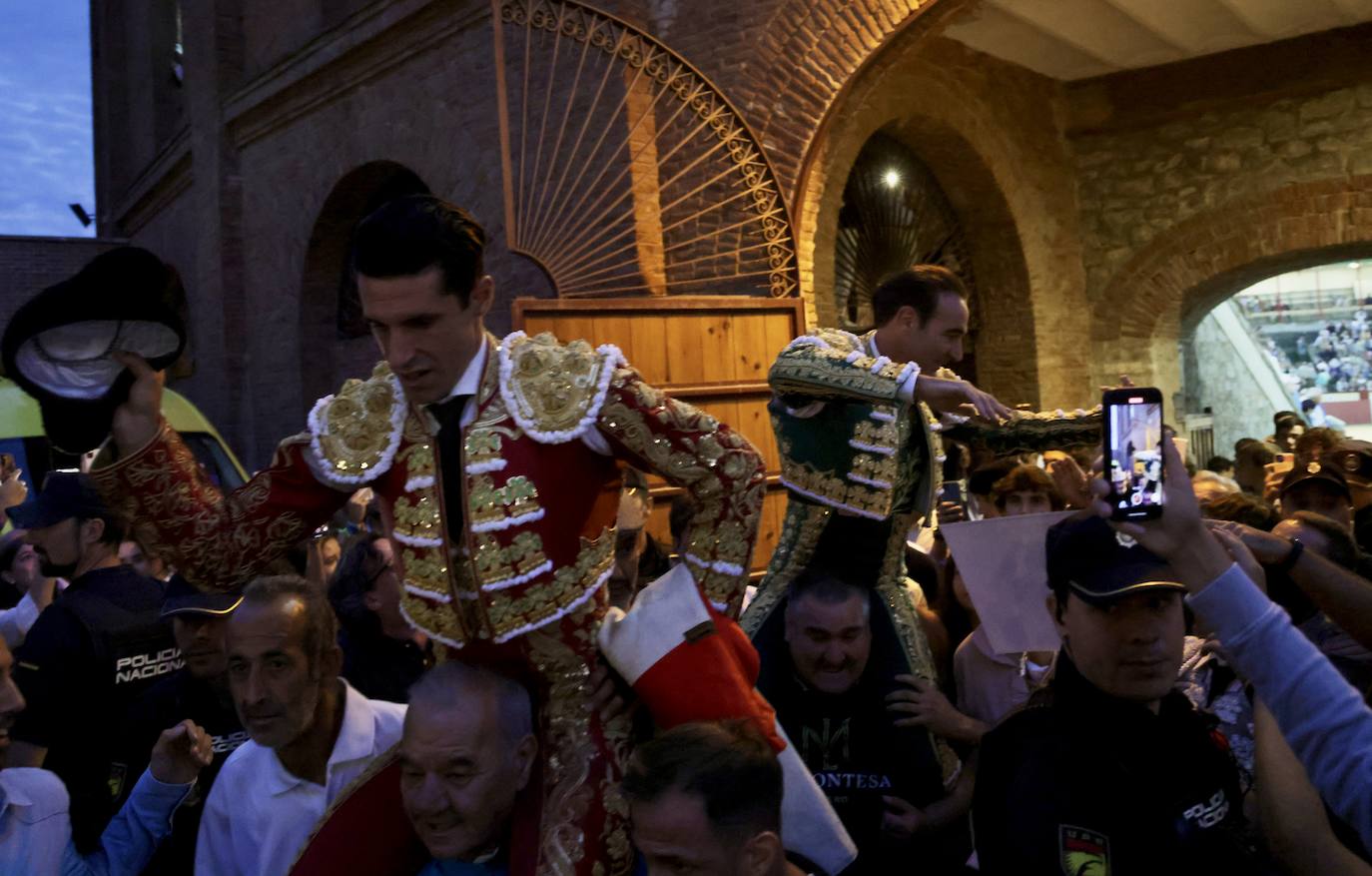 Talavante y Ponce salen por la puerta grande del coso del Paseo Zorrilla