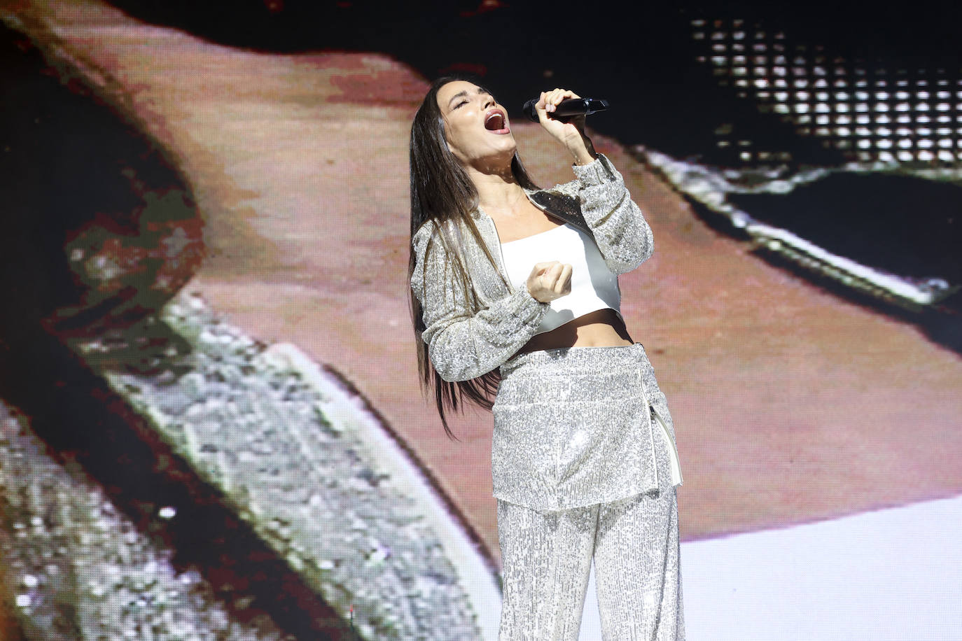 Las imágenes del concierto de India Martínez en la Plaza Mayor de Valladolid