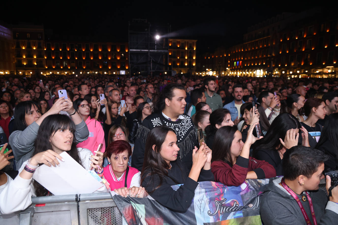 Las imágenes del concierto de India Martínez en la Plaza Mayor de Valladolid