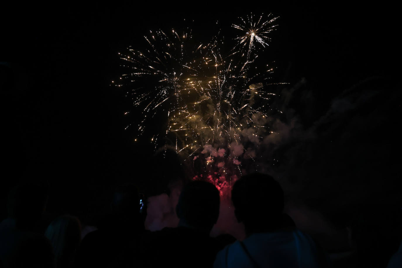 El fin de fiestas con la mascletá y los fuegos artificiales, foto a foto