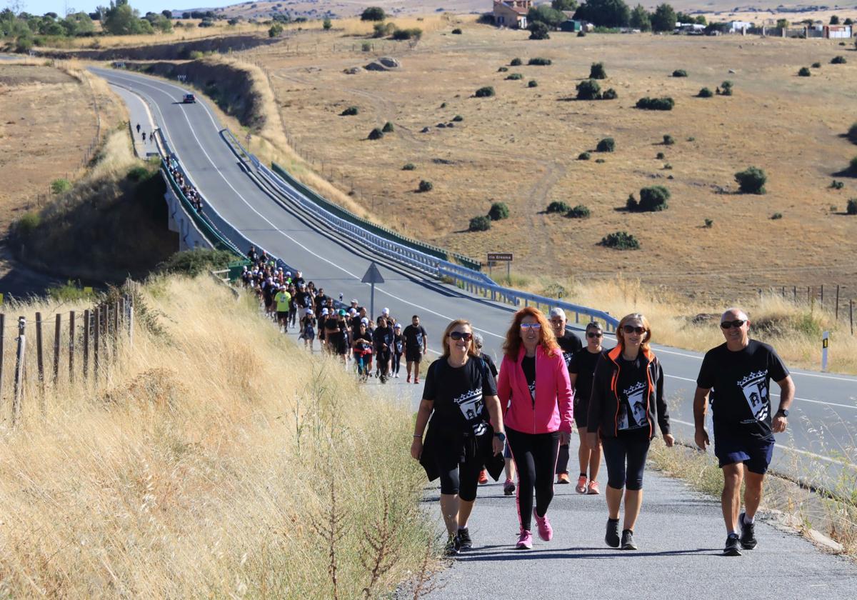 Fotografías de la marcha vecinal en Palazuelos de Eresma