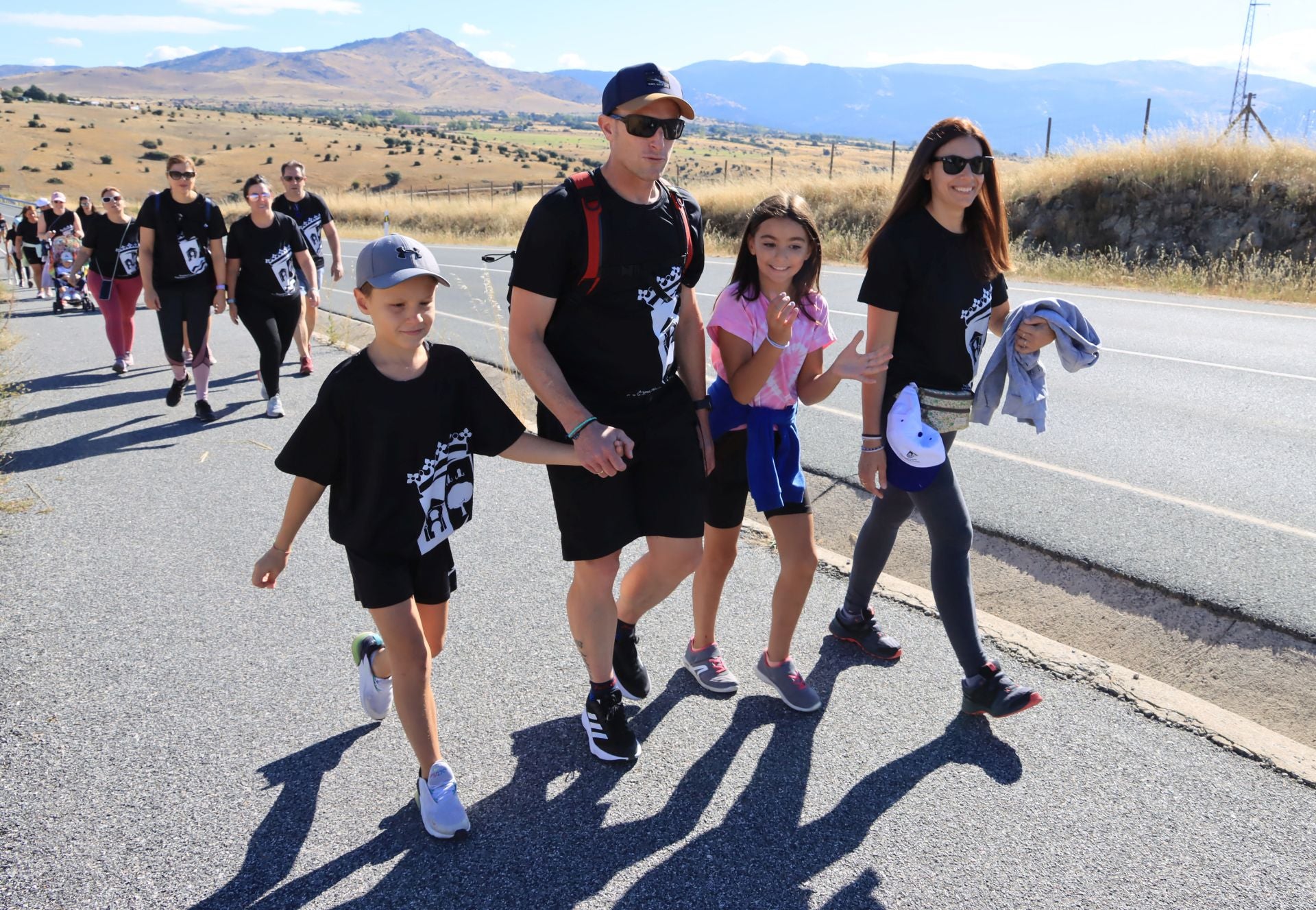 Fotografías de la marcha vecinal en Palazuelos de Eresma