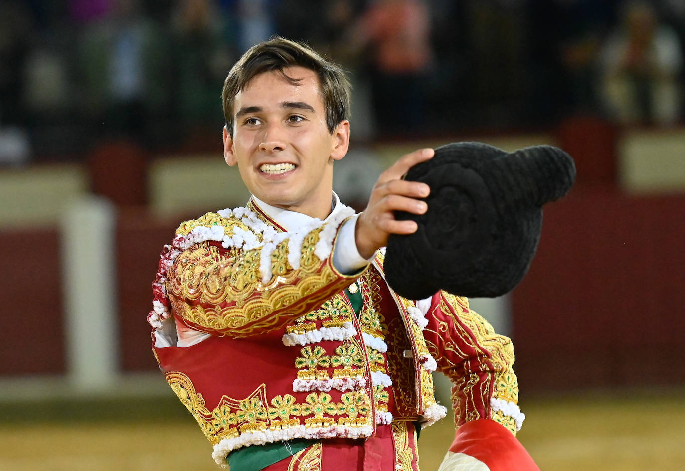 Imágenes de la tarde de toros de los diestros banderilleros en Valladolid