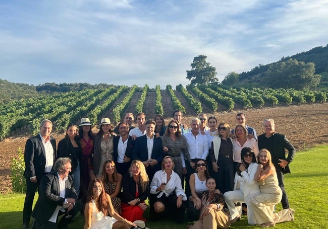Los invitados a la celebración del cumpleaños de Fátima Pereira en la Bodega Cepa 21.