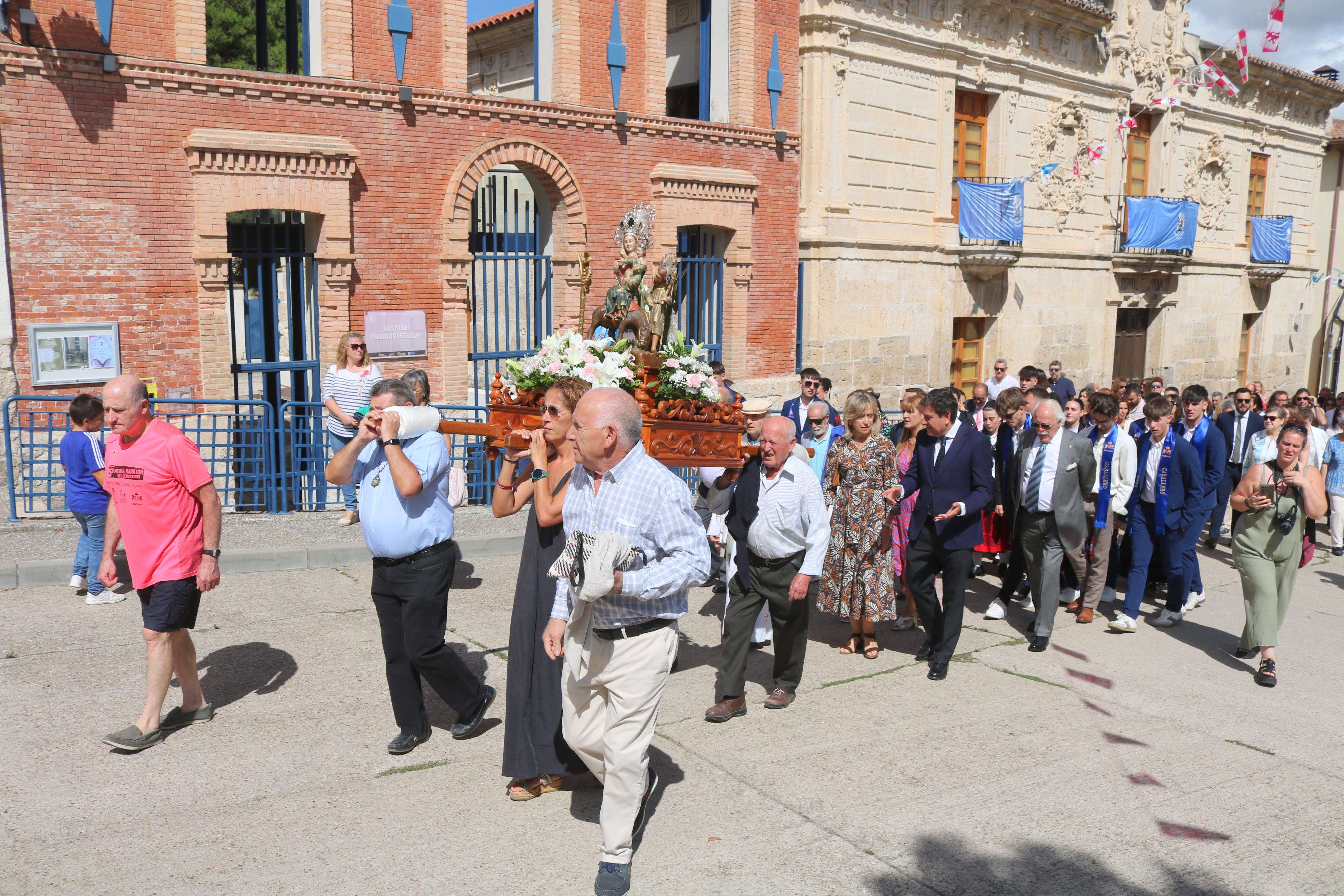 Baltanás se rinde a la Virgen de Revilla