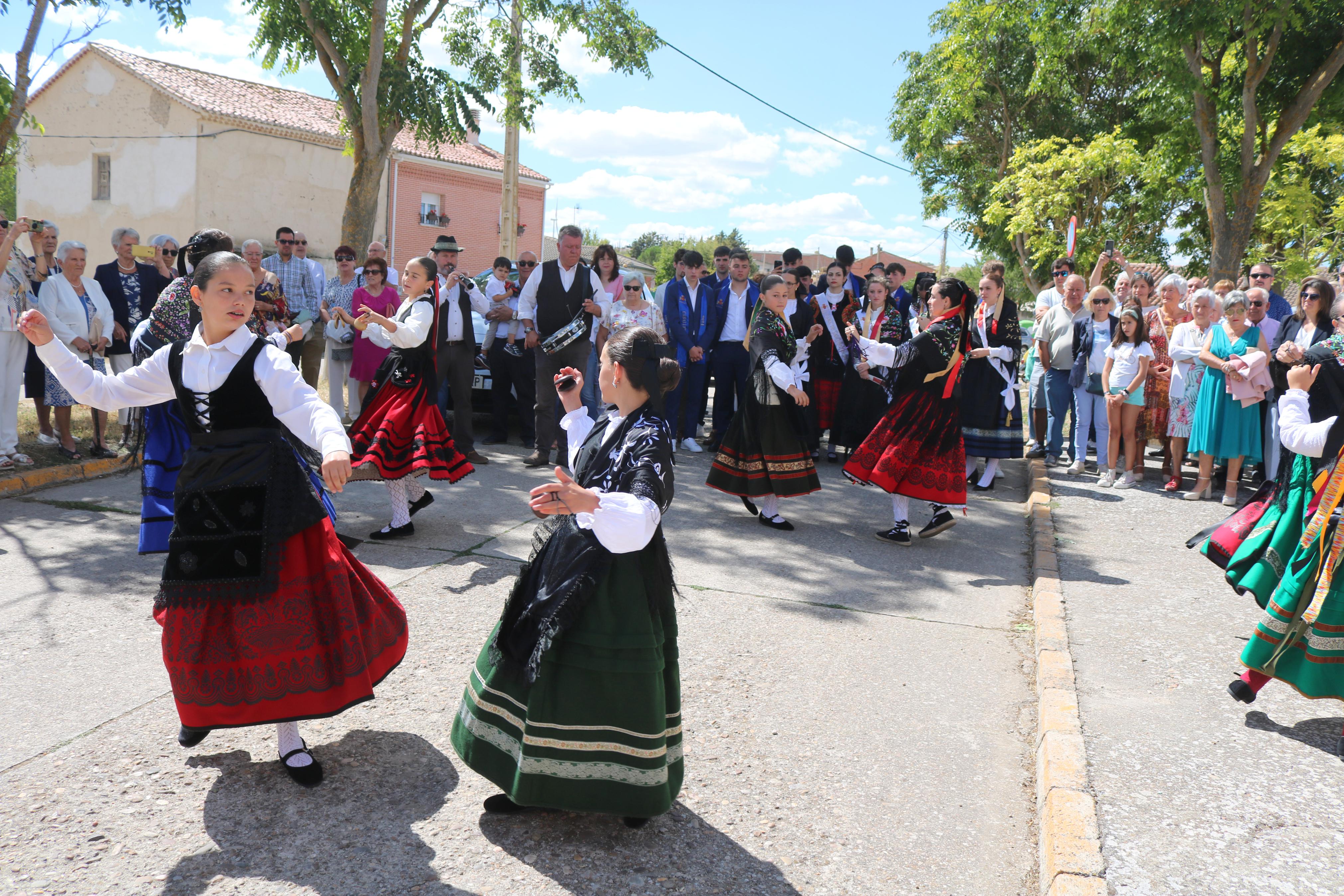 Baltanás se rinde a la Virgen de Revilla