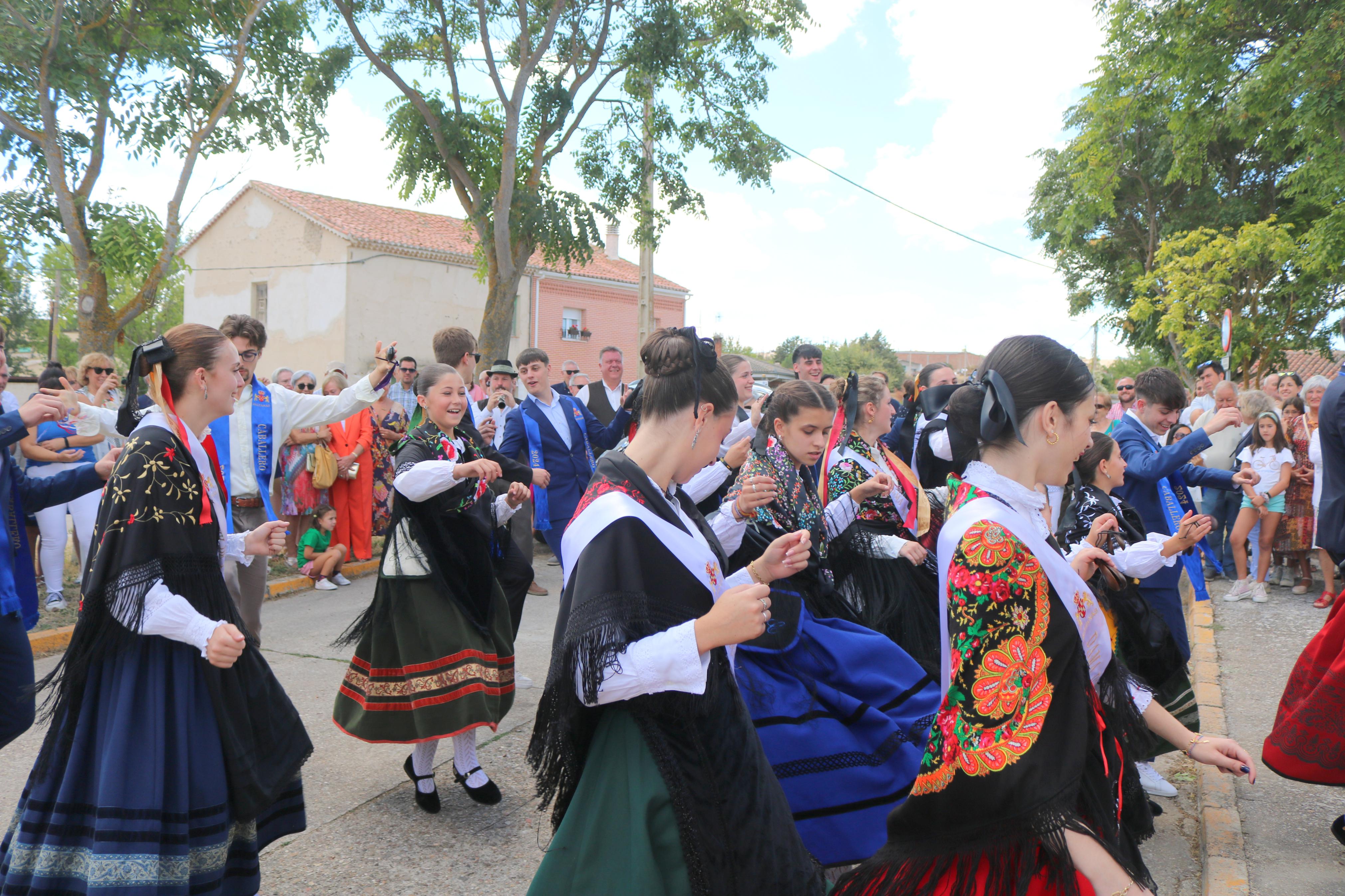 Baltanás se rinde a la Virgen de Revilla