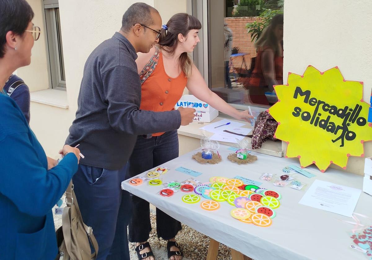 Mercadillo solidario para celebrar el 25 aniversario del Centro de Rehabilitación Psicosocial del Benito Menni.