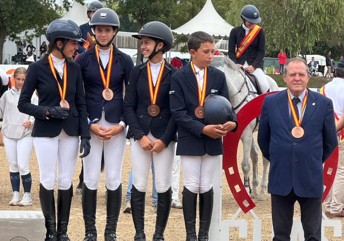 Equipo de Castilla y León, bronce en categoría infantil.