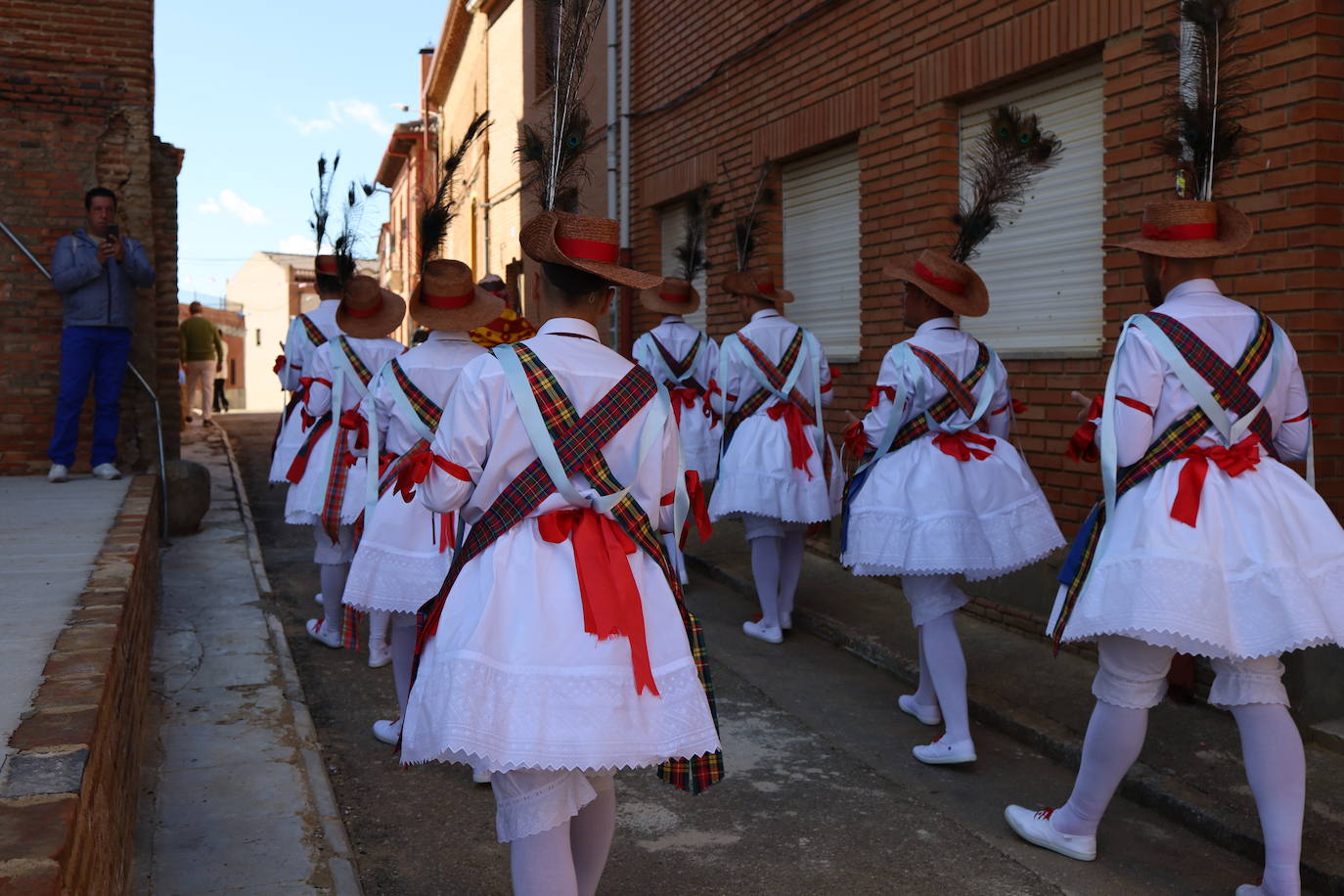 Conoce &#039;El azote del chiborra&#039; y el reparto de tortas en Cisneros