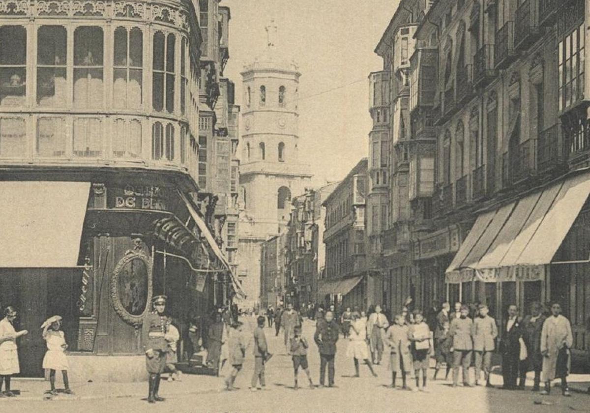 La calle Regalado de Valladolid, en 1913, cuando se conocía con el nombre de Alfonso XII.