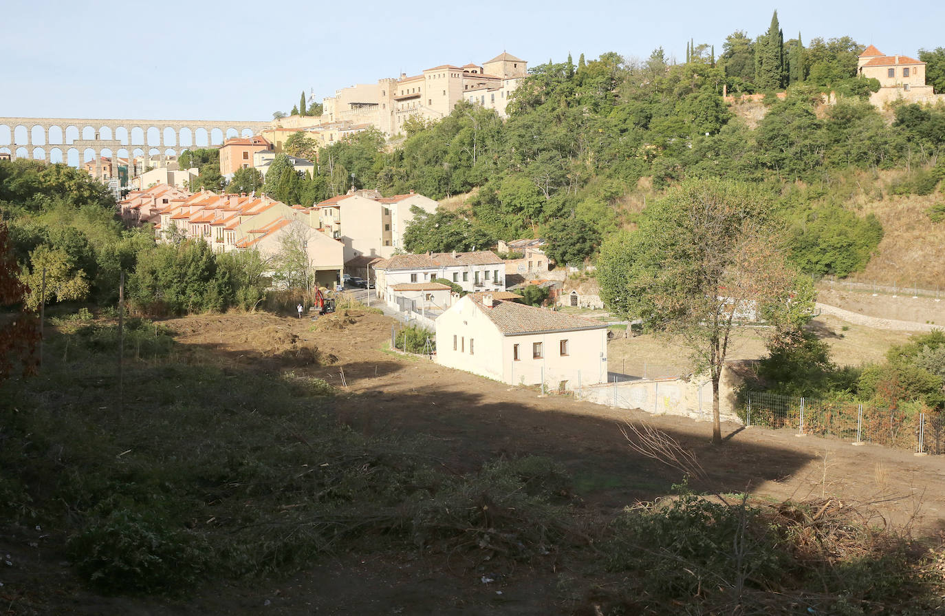 Fotografías del desbroce entre Vía Roma y Los Novillos